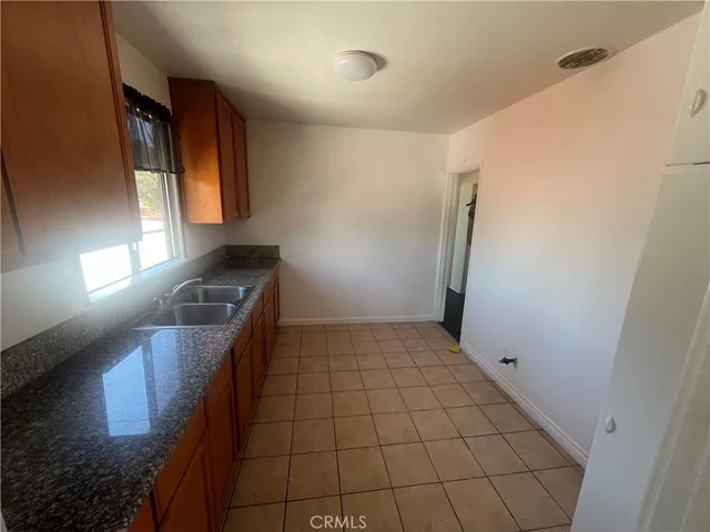 $2,300 | 1980 Chestnut Avenue, Long Beach, CA 90806