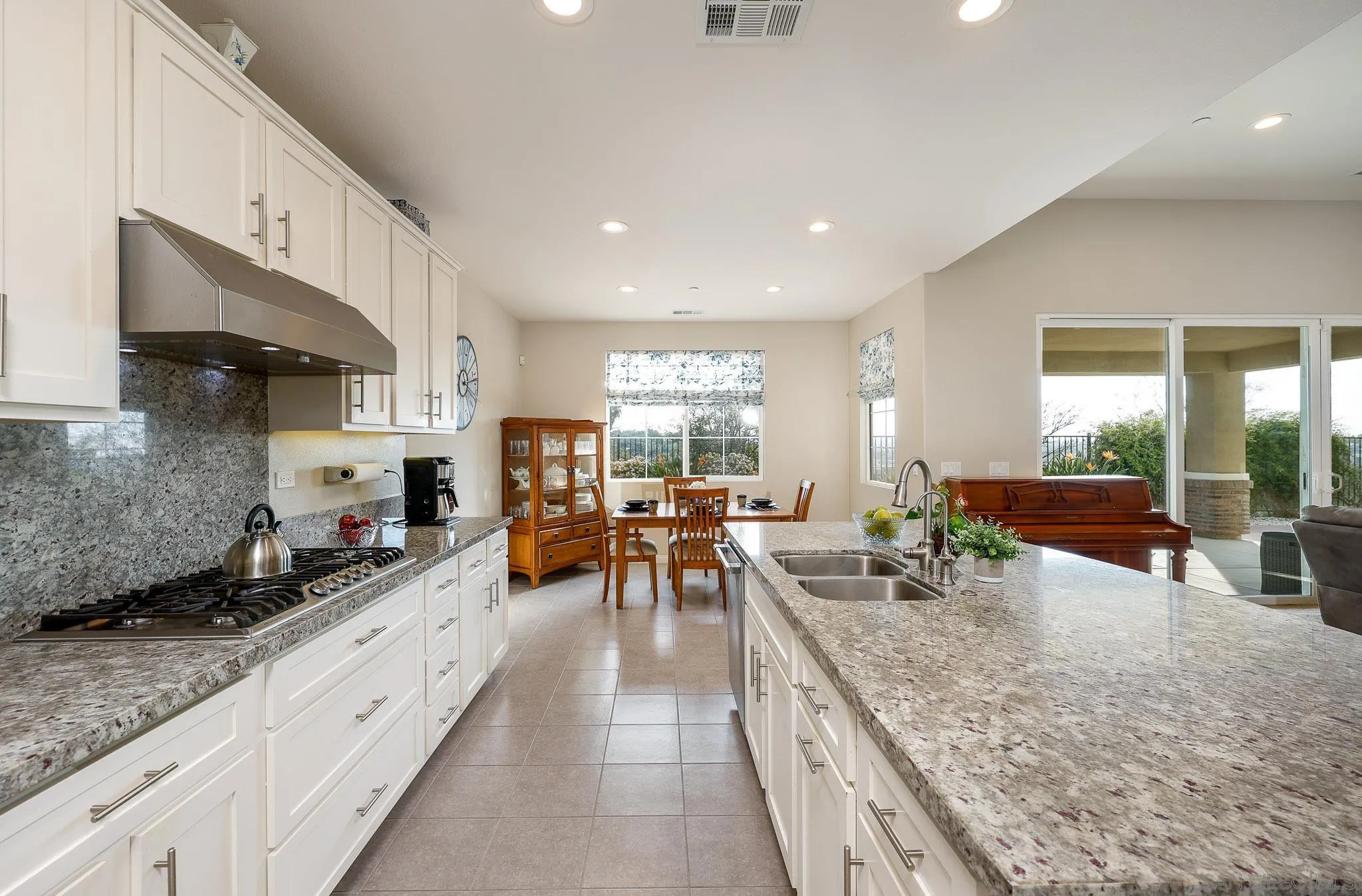 1818 Hayden Ranch Road Vista, CA 92084 - Photo 8 of 34