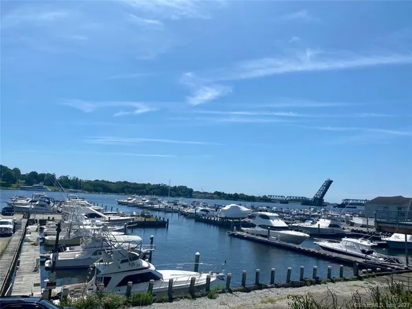 $2,100 | 14 Rocky Point Road, Unit 1, Old Saybrook, CT 06475