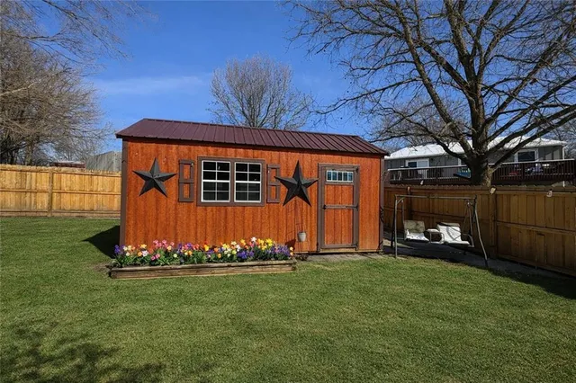 $297,000 | 4509 Northwest Wallingford Drive, Blue Springs, MO 64015