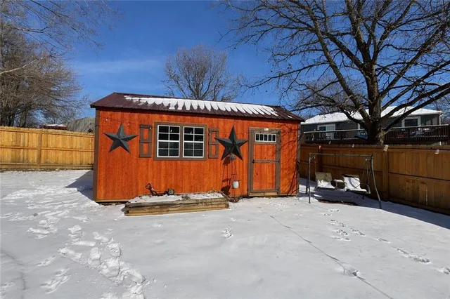 $297,000 | 4509 Northwest Wallingford Drive, Blue Springs, MO 64015