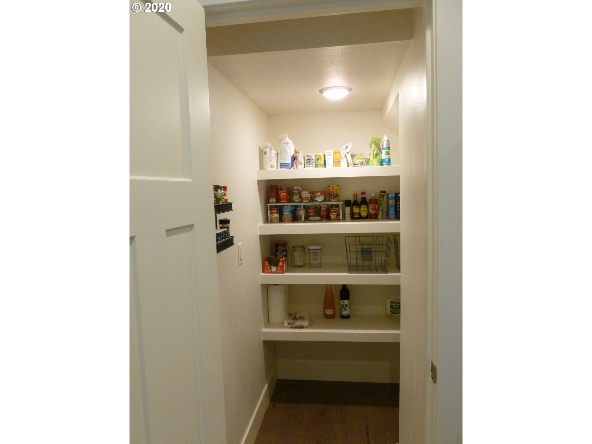 7850 Southwest Capitol Hill Road Portland, OR 97219 - Photo 11 of 32 Gallery Image 11