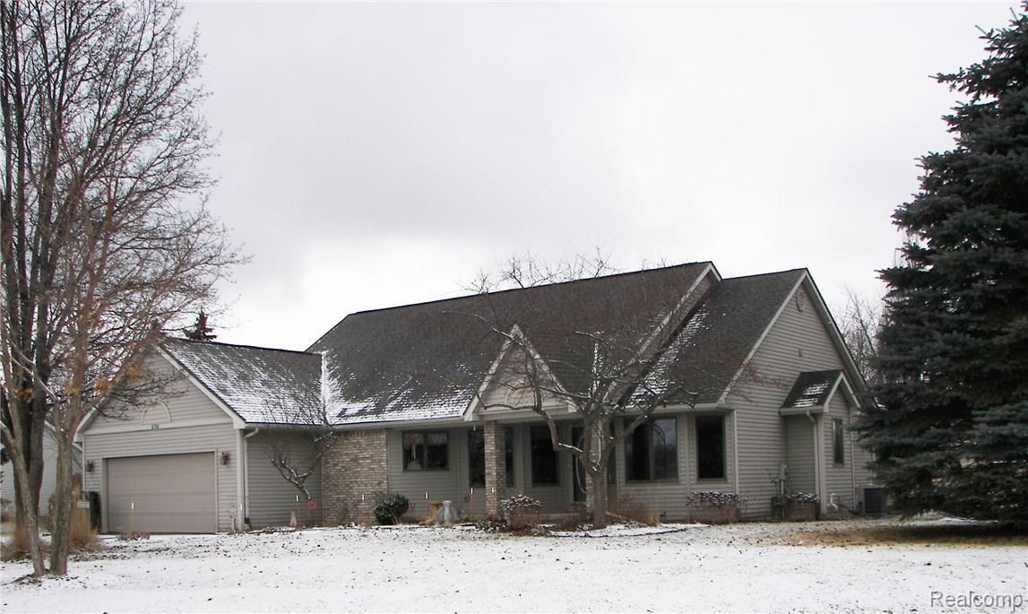 6788 Kestrel Ridge Road Brighton, MI 48116 - Photo 1 of 18 100_5957 - Copy.JPG