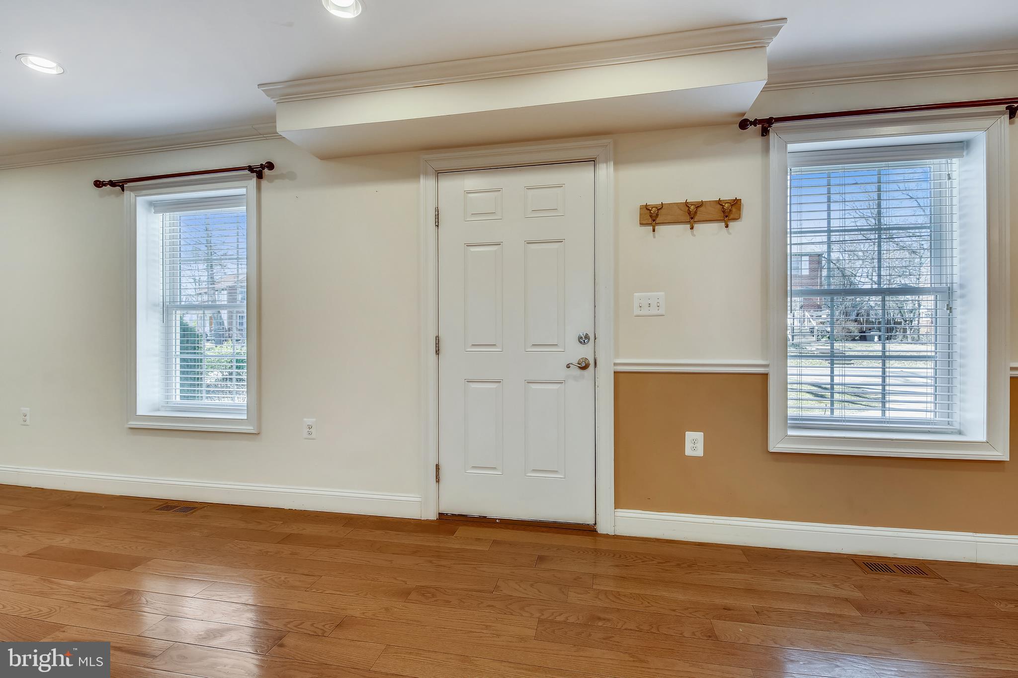 10603 Brunswick Avenue Silver Spring, MD 20902 - Photo 3 of 40 Foyer