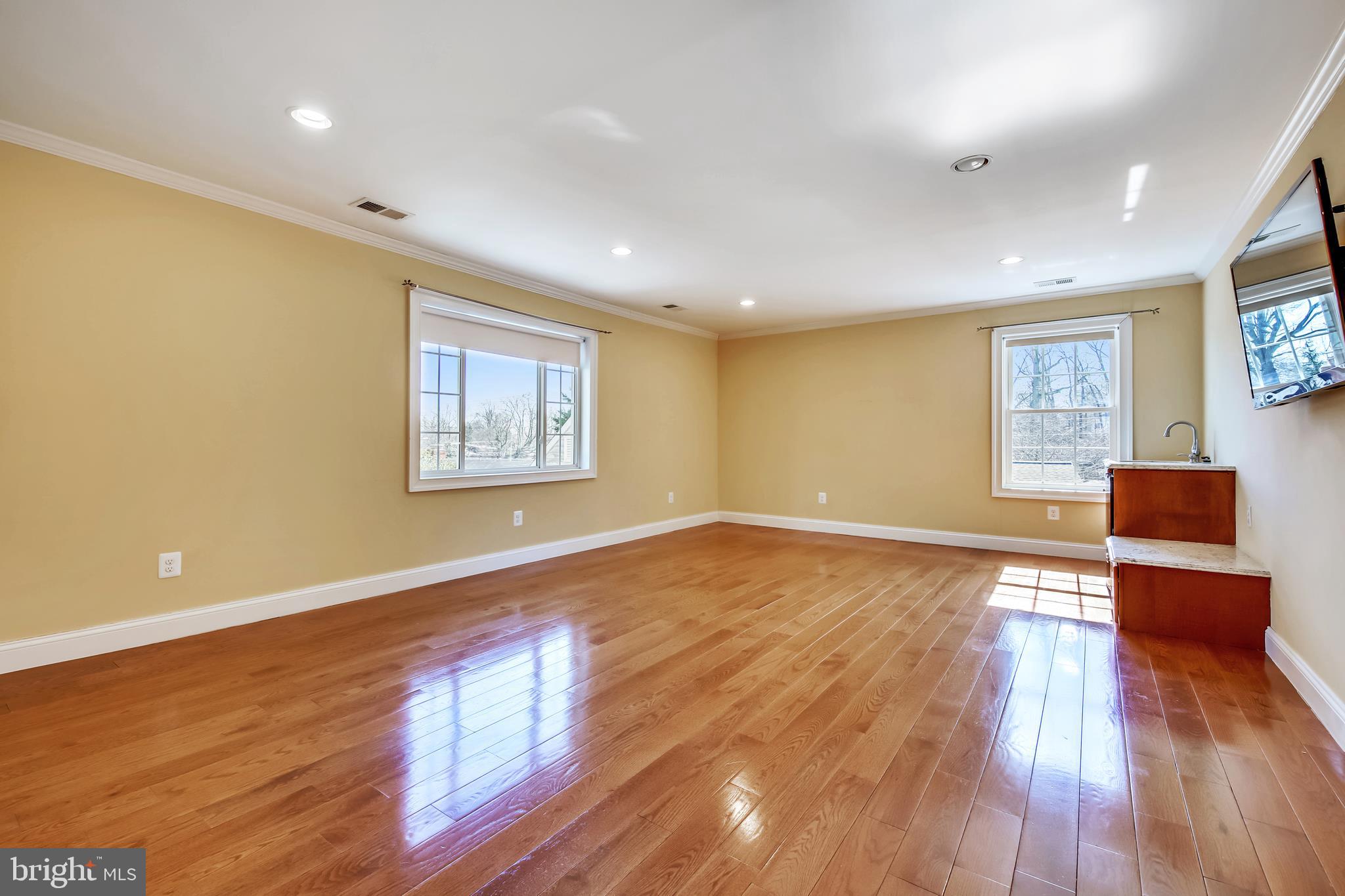 10603 Brunswick Avenue Silver Spring, MD 20902 - Photo 22 of 40 Primary Suite