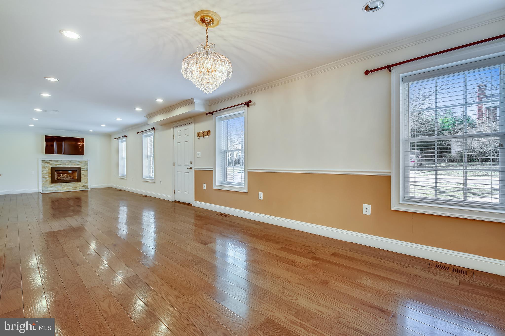 10603 Brunswick Avenue Silver Spring, MD 20902 - Photo 4 of 40 Living Room and Dining Room