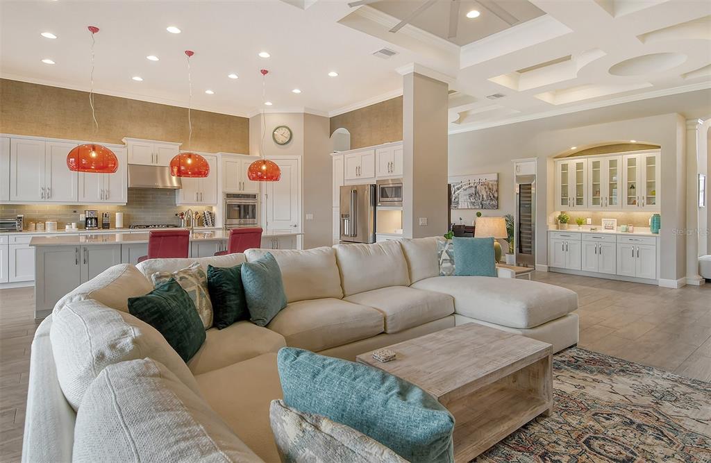 4735 Cabreo Court Lakewood Ranch, FL 34211 - Photo 12 of 98