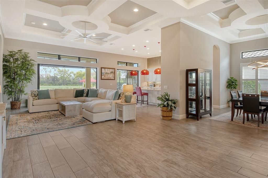 4735 Cabreo Court Lakewood Ranch, FL 34211 - Photo 8 of 98