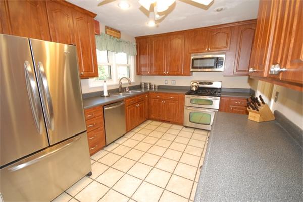 140 High Plain Road Andover, MA 01810 - Photo 2 of 30 Gallery Image 2