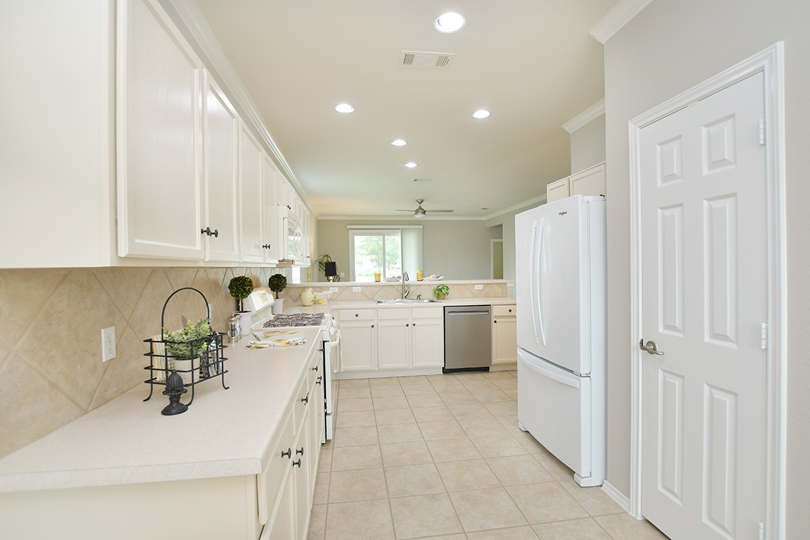 203 Winter Drive Georgetown, TX 78633 - Photo 9 of 29 Refrigerator may convey