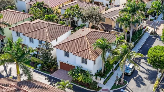 $1,300,000 | 591 Northwest Library Commons Way, Boca Raton, FL 33432