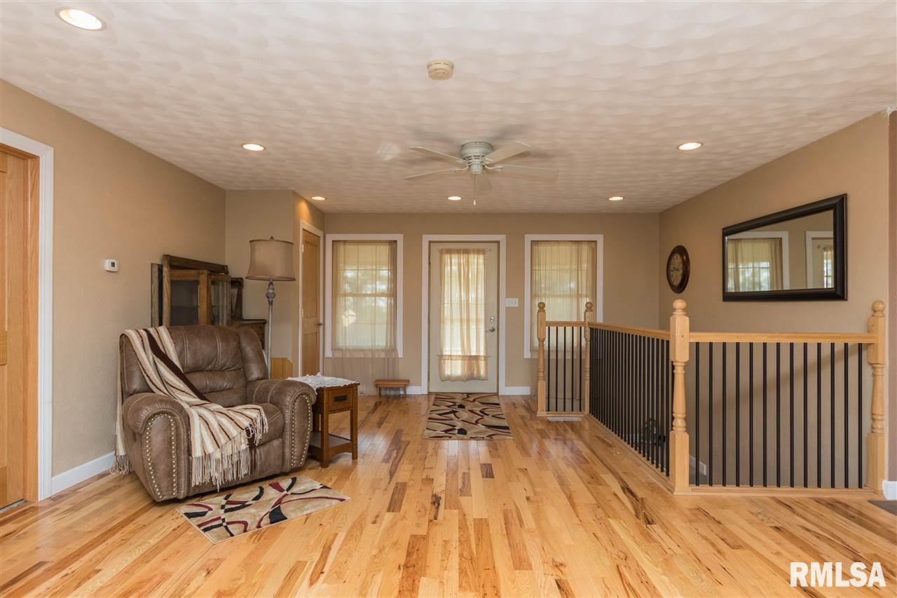 30010 East Manito Road Manito, IL 61546 - Photo 4 of 35 Gallery Image 4