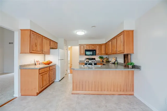 $285,000 | 48 Leamington Circle, Greece, NY 14626