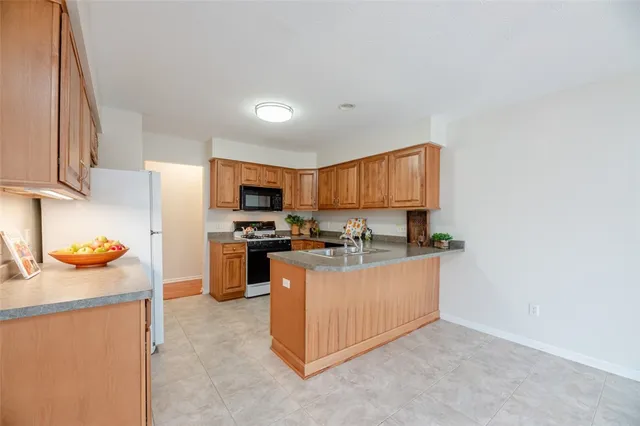 $285,000 | 48 Leamington Circle, Greece, NY 14626