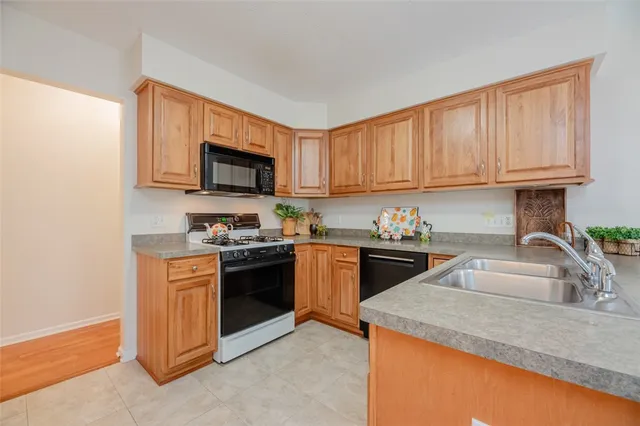 $285,000 | 48 Leamington Circle, Greece, NY 14626