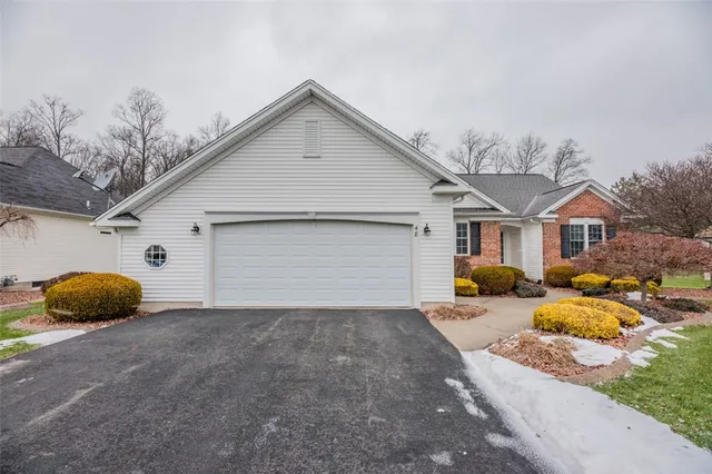 $285,000 | 48 Leamington Circle, Greece, NY 14626