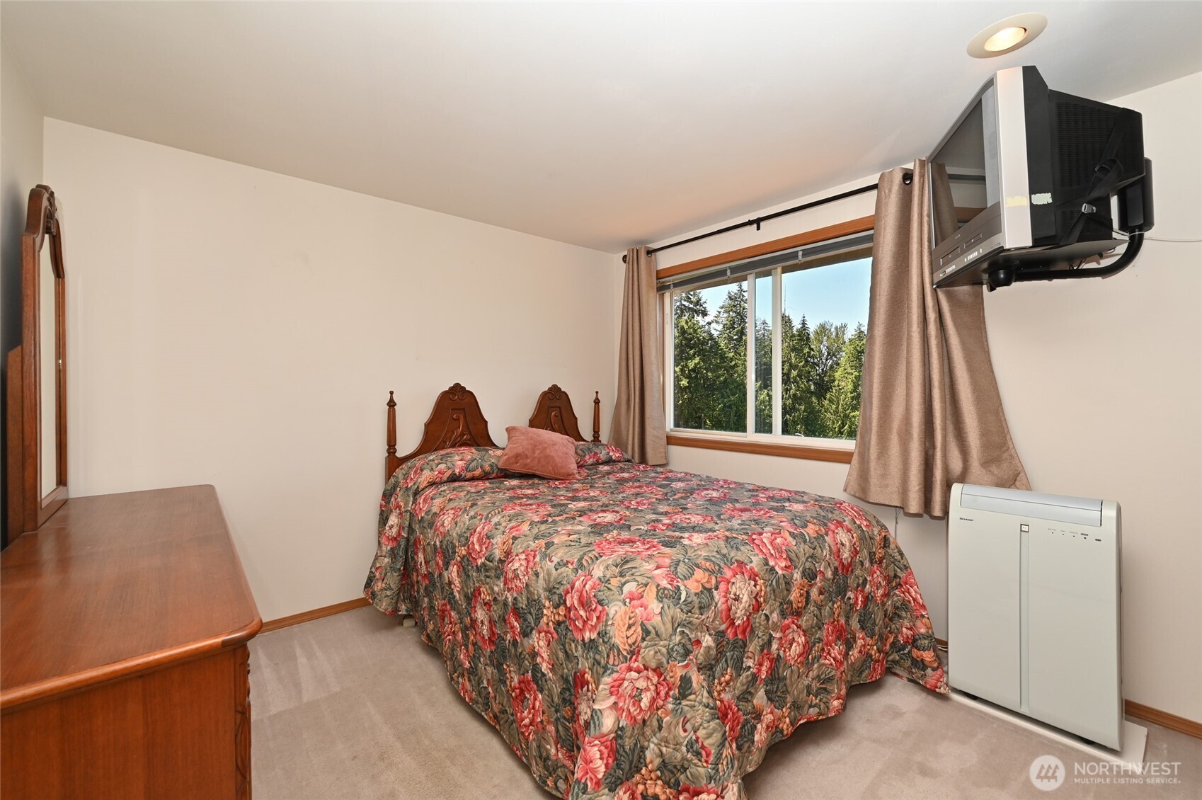 1529 Ilwaco Avenue Northeast Renton, WA 98059 - Photo 22 of 40