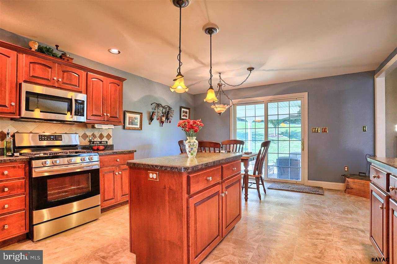 640 Campbell Road York, PA 17402 - Photo 11 of 36 Gallery Image 11