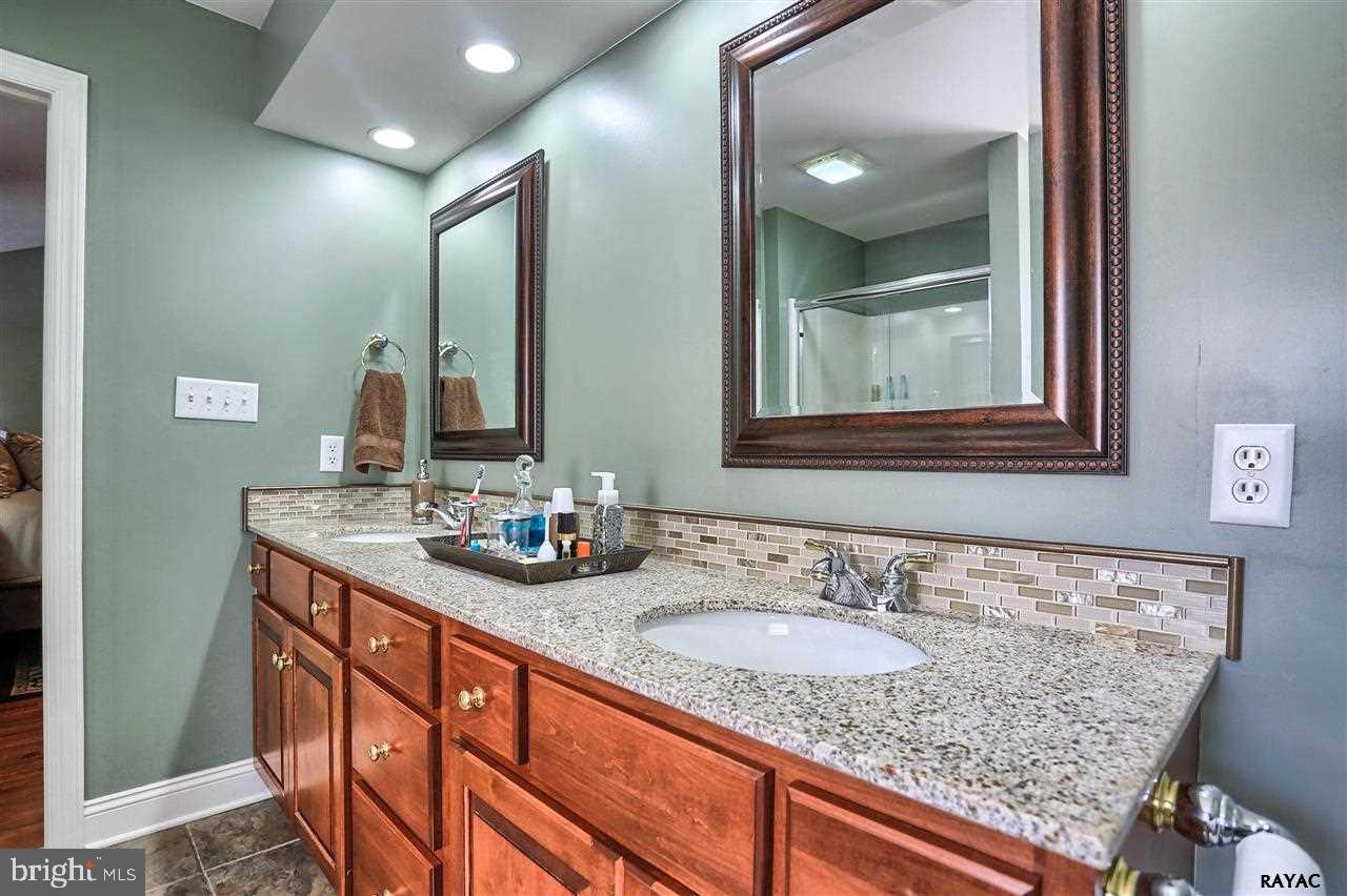 640 Campbell Road York, PA 17402 - Photo 8 of 36 Gallery Image 8