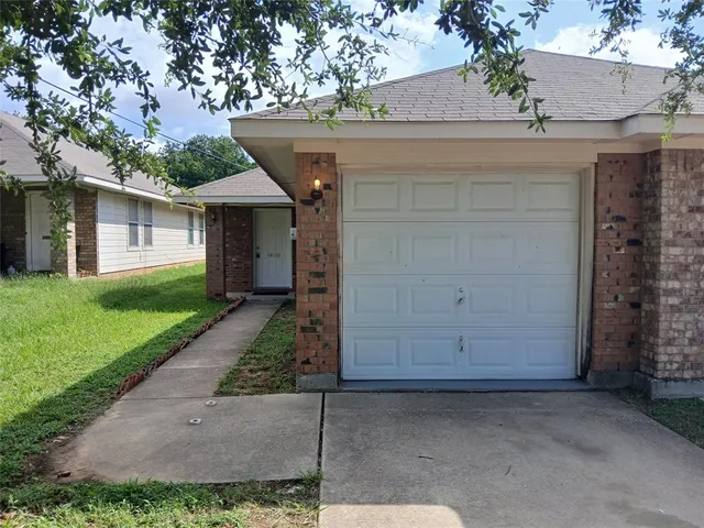 $1,400 | 13657 Biggs Street, Unit 13655, Dallas, TX 75253