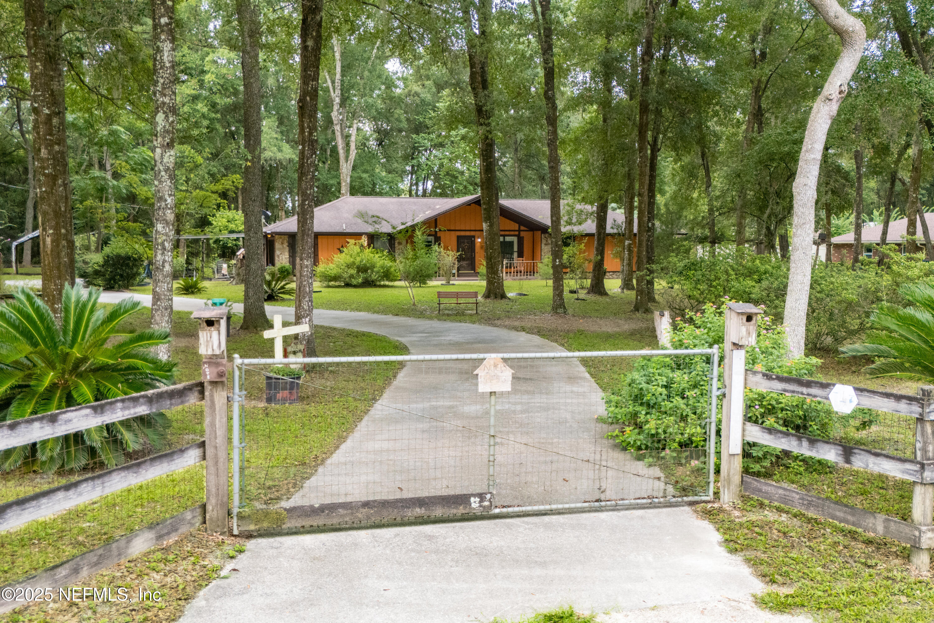 4253 Chokeberry Road Middleburg, FL 32068 - Photo 1 of 42 1000021323