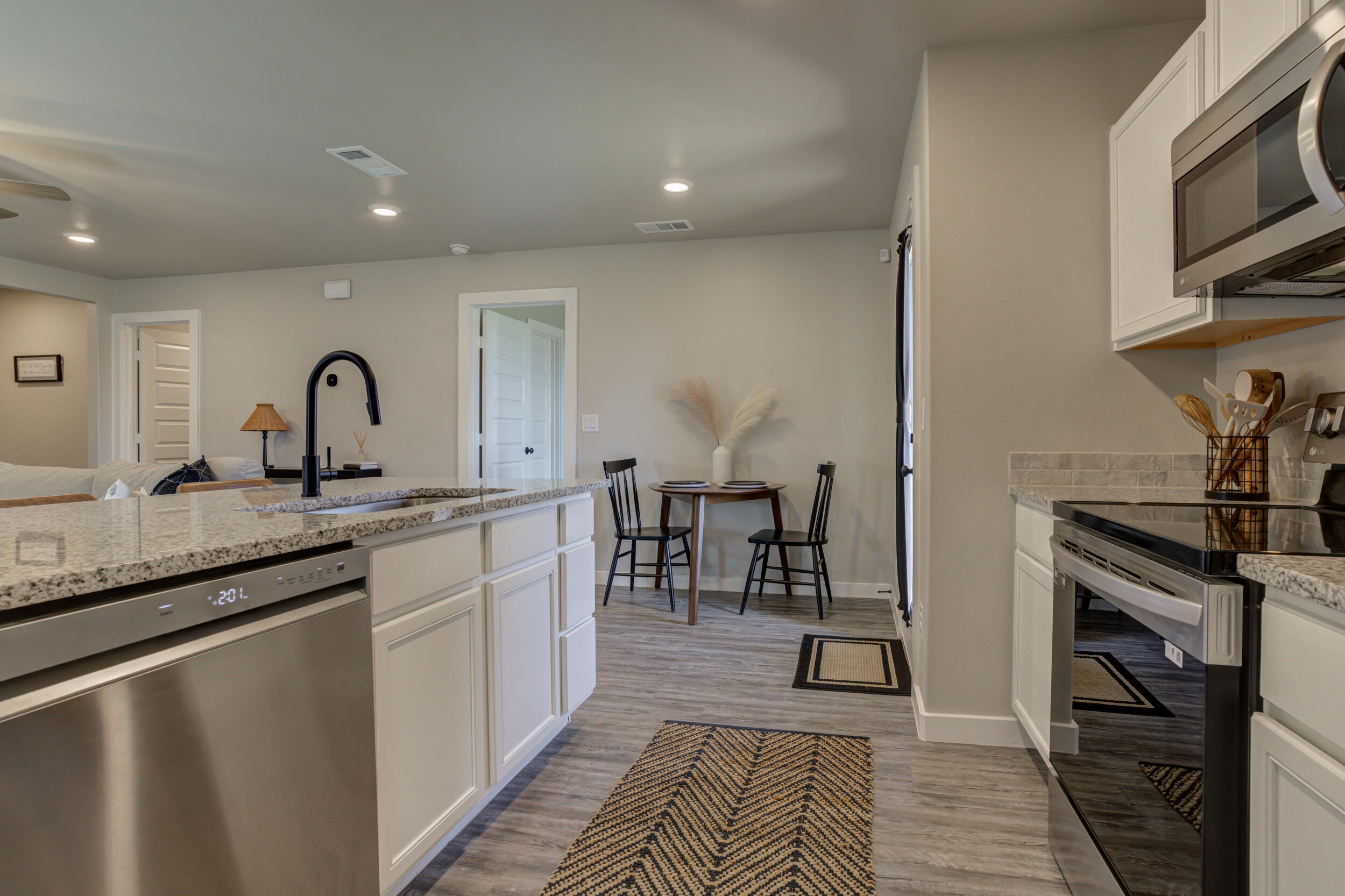 7413 37th Street Lubbock, TX 79407 - Photo 26 of 40 3DSC01636_37_38_39_40