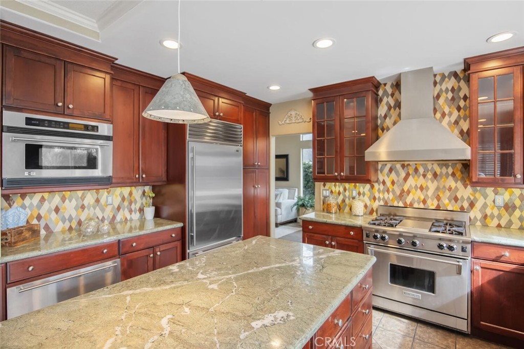 25640 Shaw Place Stevenson Ranch, CA 91381 - Photo 3 of 58 Kitchen