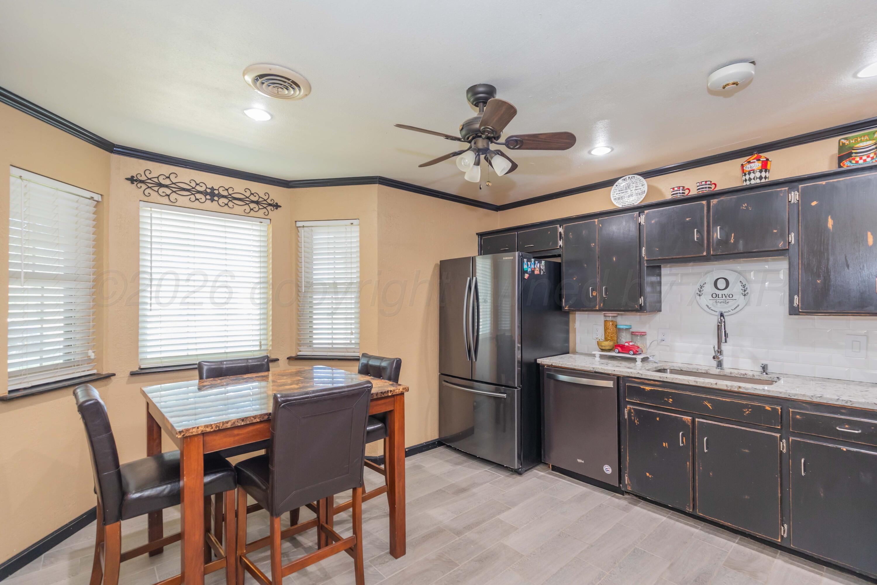 8135 Coronado Trail Amarillo, TX 79110 - Photo 10 of 38 KITCHEN/DINING