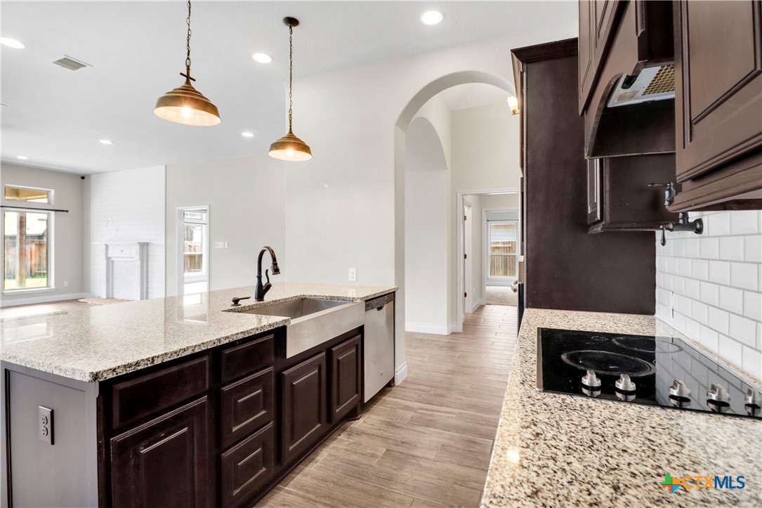 2912 Countryside Path Seguin, TX 78155 - Photo 7 of 36
