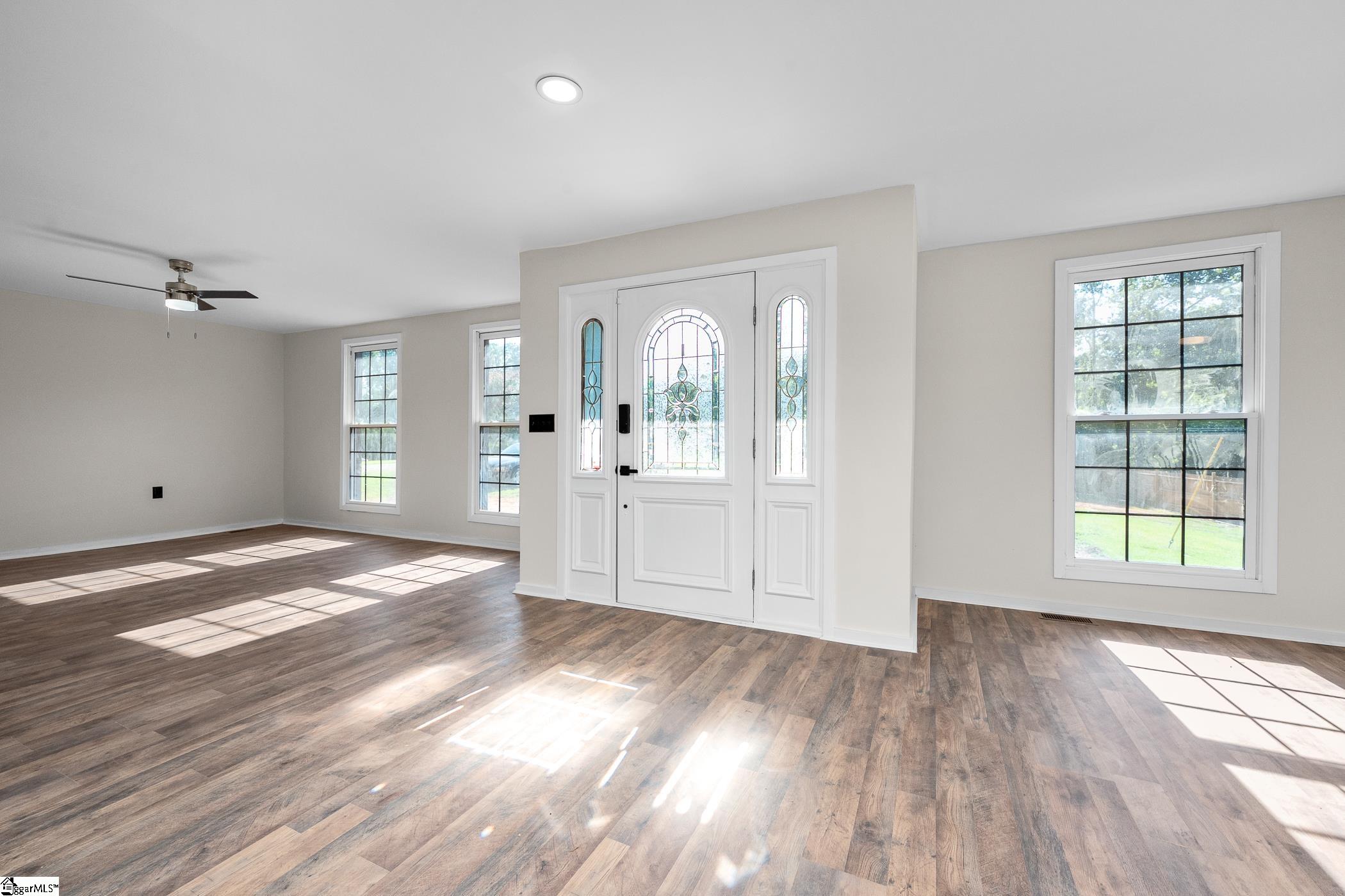 141 Agnes Drive Duncan, SC 29334 - Photo 4 of 50