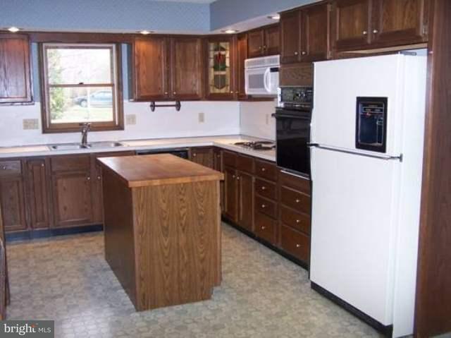 8 Stoudt Road Hummelstown, PA 17036 - Photo 3 of 6 Gallery Image 3