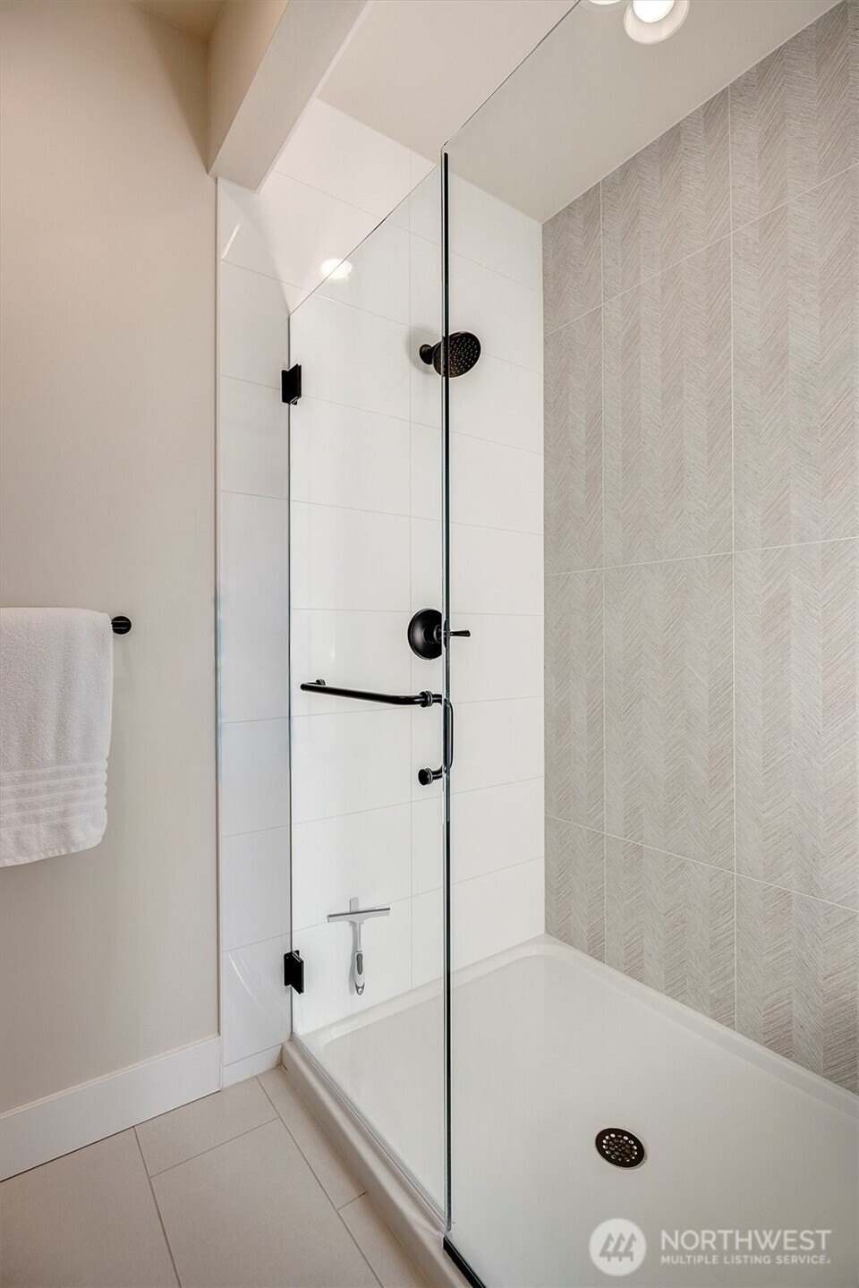 12143 Northeast 170th Place Bothell, WA 98011 - Photo 24 of 40