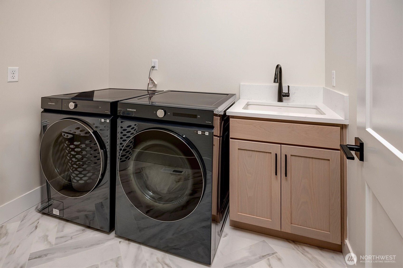 12143 Northeast 170th Place Bothell, WA 98011 - Photo 32 of 40