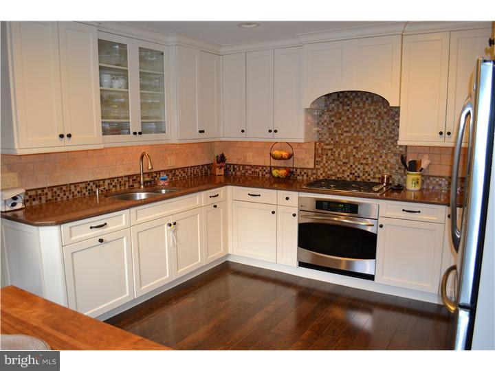 645 Walker Road Wayne, PA 19087 - Photo 9 of 17 Kitchen