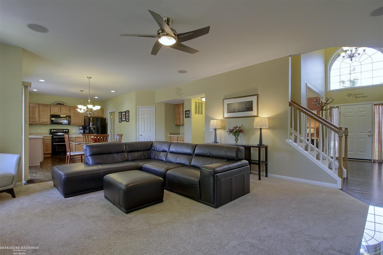 7269 Tottenham Drive Utica, MI 48317 - Photo 8 of 38 31320847-7.JPG