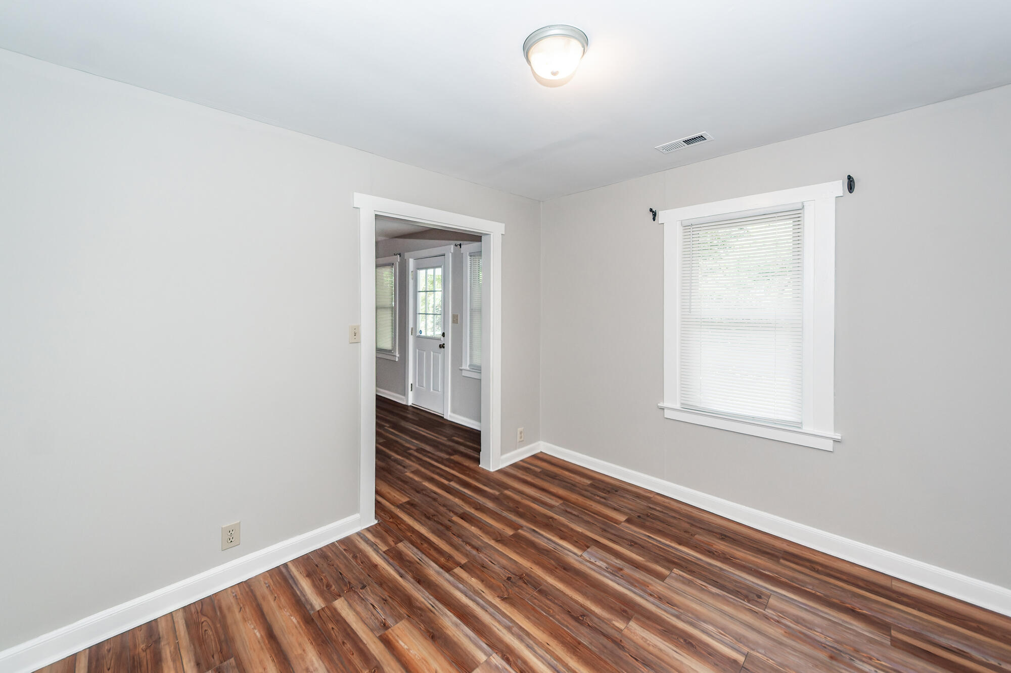 1621 Poinsettia Road Charleston, SC 29407 - Photo 12 of 37 12