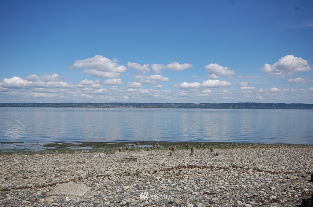 74 President Point Road Northeast Kingston, WA 98346 - Photo 13 of 15 Gallery Image 13