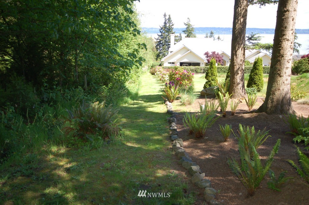 74 President Point Road Northeast Kingston, WA 98346 - Photo 6 of 15 Gallery Image 6