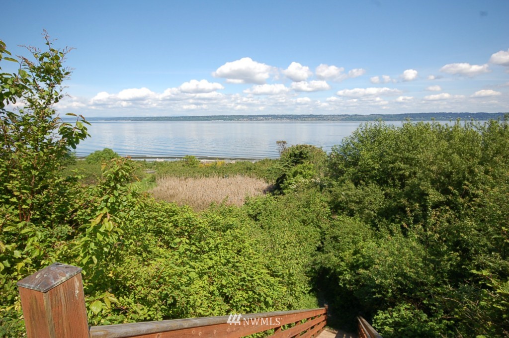 74 President Point Road Northeast Kingston, WA 98346 - Photo 9 of 15 Gallery Image 9