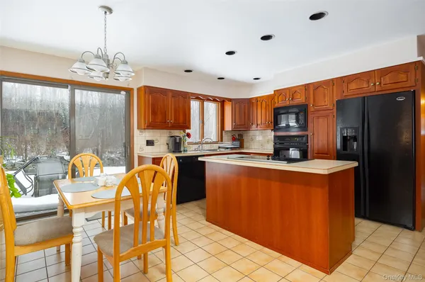 $849,000 | 21 Lounsbury Drive, Baldwin Place, NY 10505