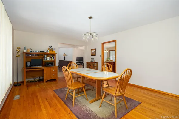 $849,000 | 21 Lounsbury Drive, Baldwin Place, NY 10505