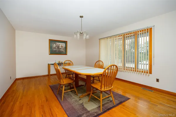 $849,000 | 21 Lounsbury Drive, Baldwin Place, NY 10505