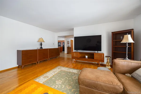 $849,000 | 21 Lounsbury Drive, Baldwin Place, NY 10505