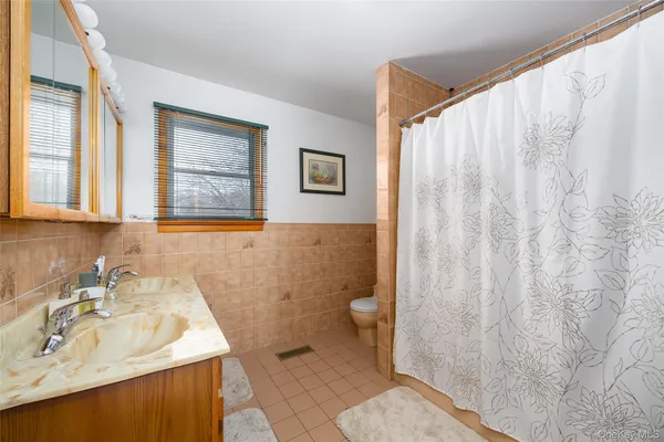 $849,000 | 21 Lounsbury Drive, Baldwin Place, NY 10505