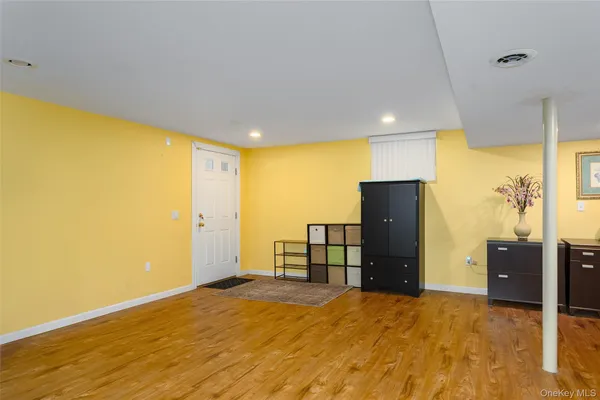 $849,000 | 21 Lounsbury Drive, Baldwin Place, NY 10505