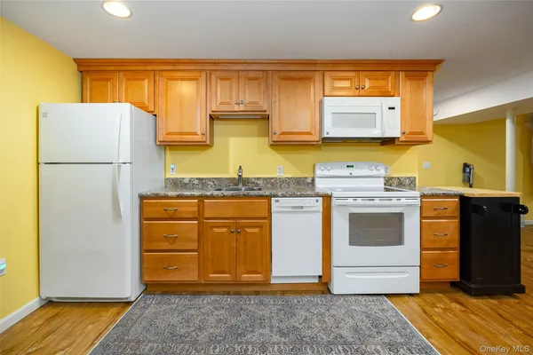 $849,000 | 21 Lounsbury Drive, Baldwin Place, NY 10505