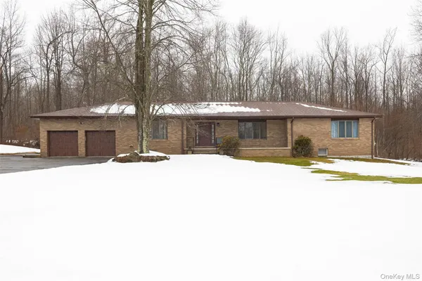 $849,000 | 21 Lounsbury Drive, Baldwin Place, NY 10505