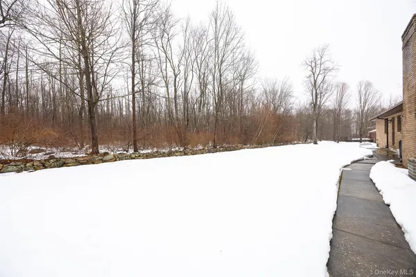 $849,000 | 21 Lounsbury Drive, Baldwin Place, NY 10505