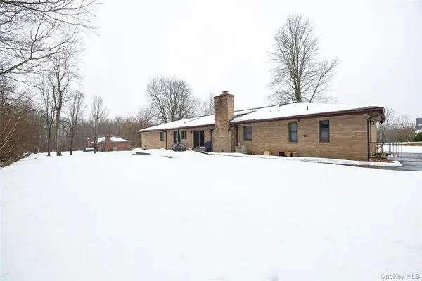 $849,000 | 21 Lounsbury Drive, Baldwin Place, NY 10505