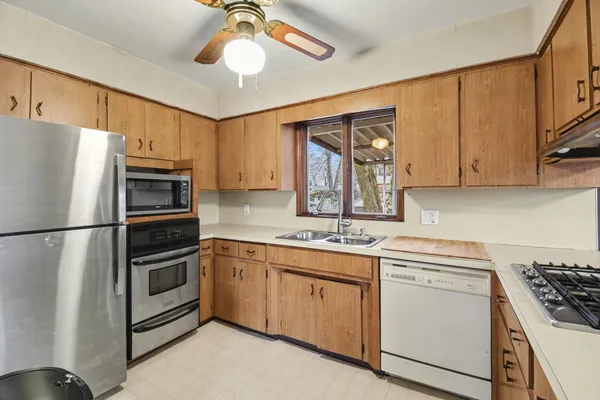 $287,000 | 3835 Burlingame Avenue Southwest, Wyoming, MI 49509